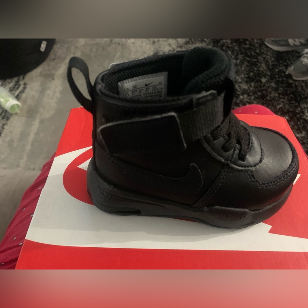 Toddler Nike Boots size 5c